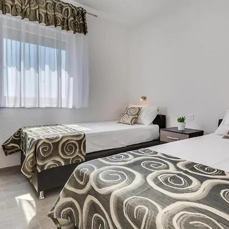 2 Bedroombeautiful In * Vir