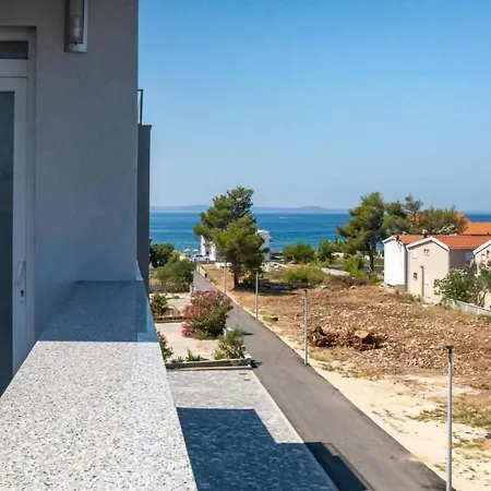2 Bedroombeautiful In *