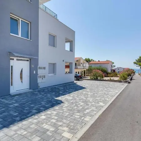 2 Bedroombeautiful In Vir