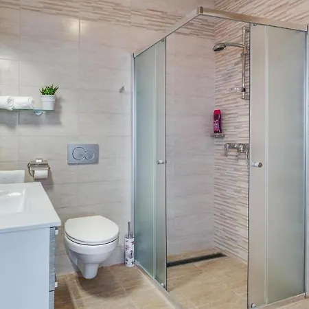 2 Bedroombeautiful In *